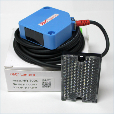 220VAC Typ przekaźnika Odblaskowy kwadratowy czujnik fotoelektryczny Przełącznik 4m Sensing