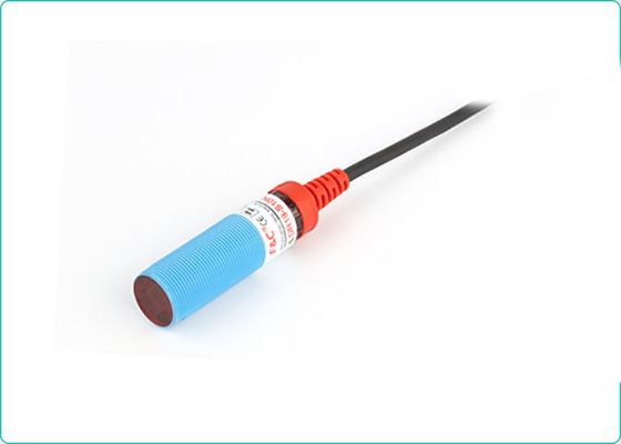 PNP NO 10cm Sensing Cylindrcial Photoelectric Sensors 3-przewodowe przełączniki optyczne