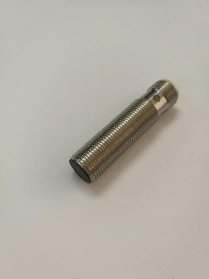 Przełącznik zbliżeniowy 12V Dc typu M12 Plug Typ czujnika indukcyjnego 2mm lub 4mm
